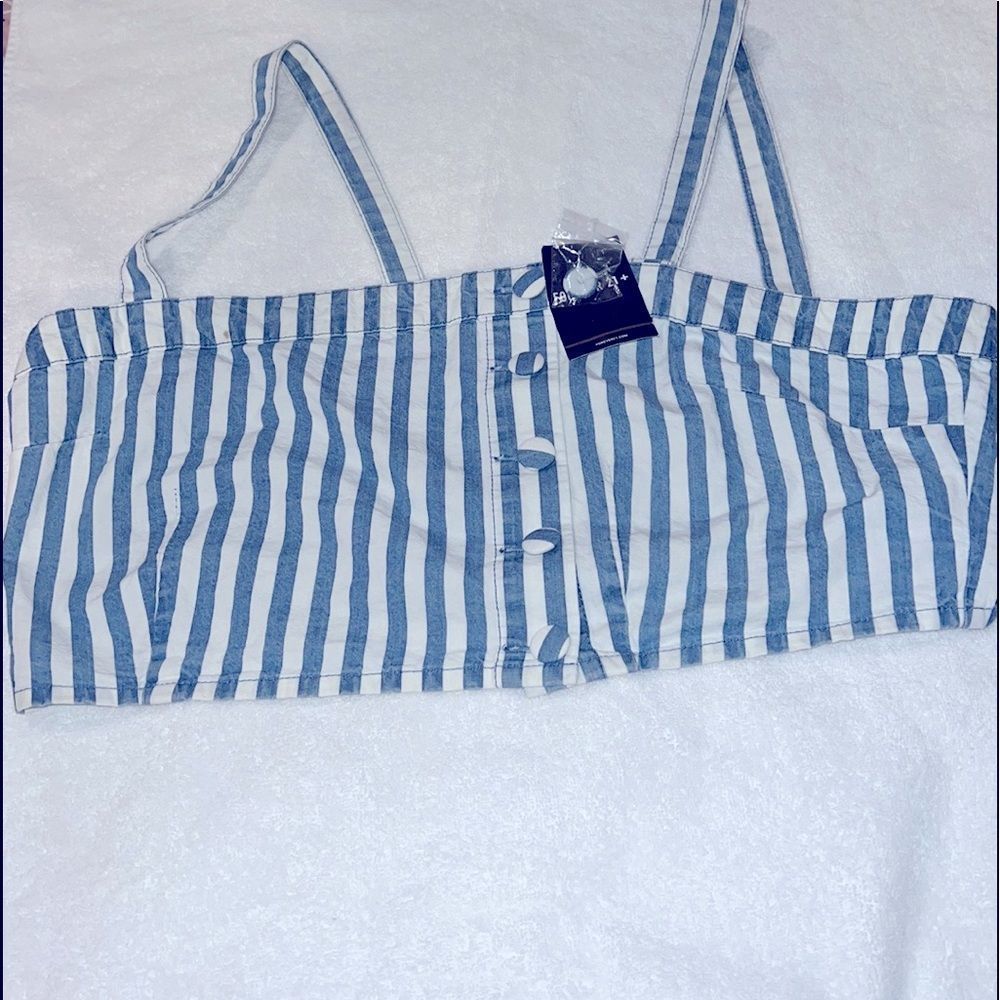 𝅺crop top forever 21